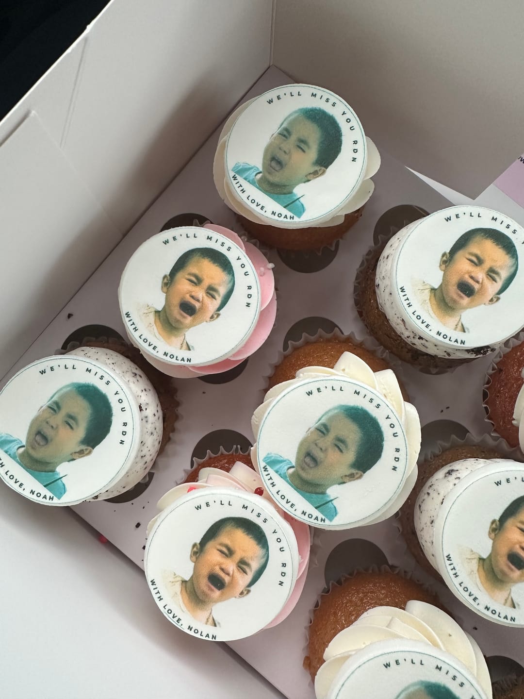 Customer photo review of Photo/ Logo Mini cupcakes -24 pack Assorted Flavors
