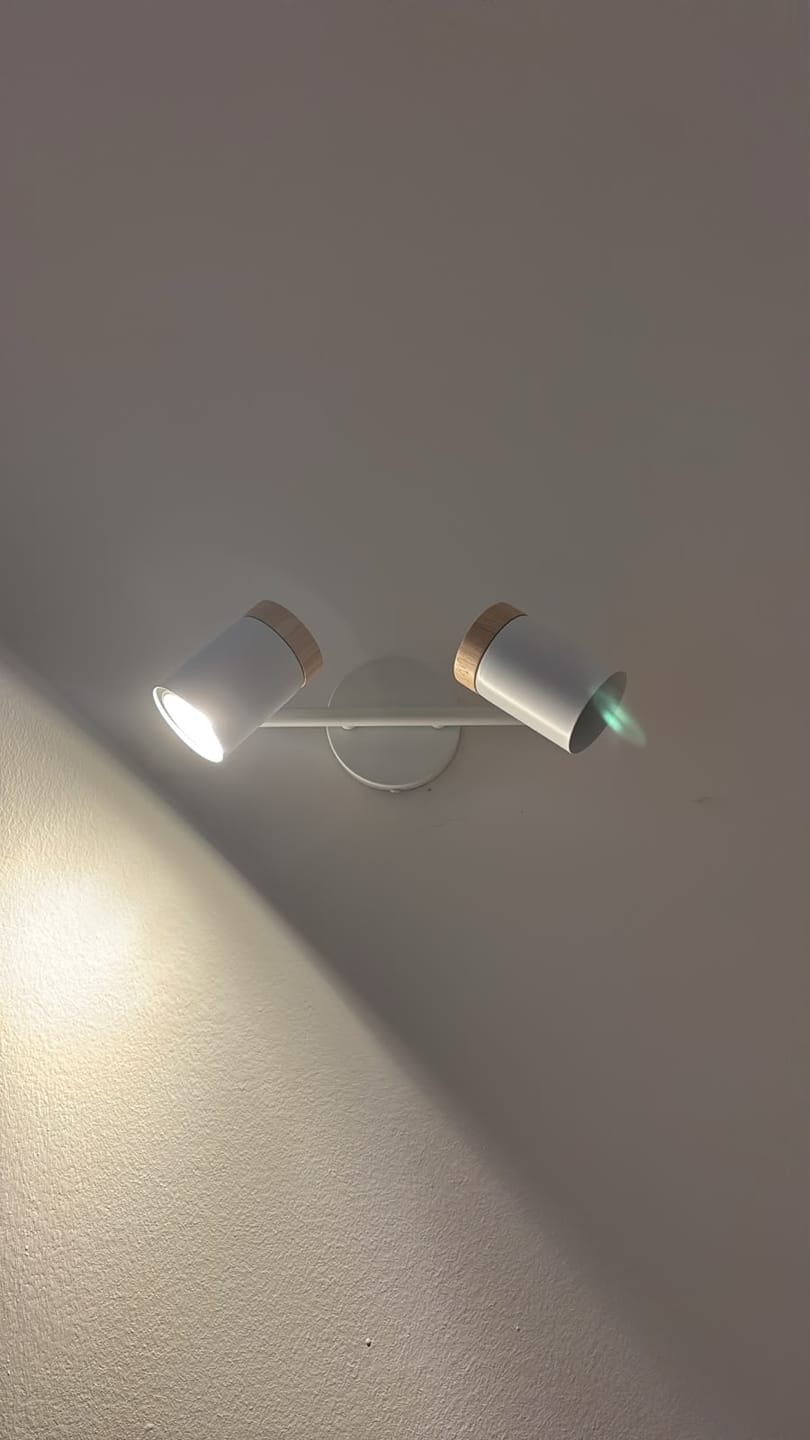 Customer photo review of OSRAM LED Spot Stamp Deckenleuchte 2xGU10 Weiß und Holz