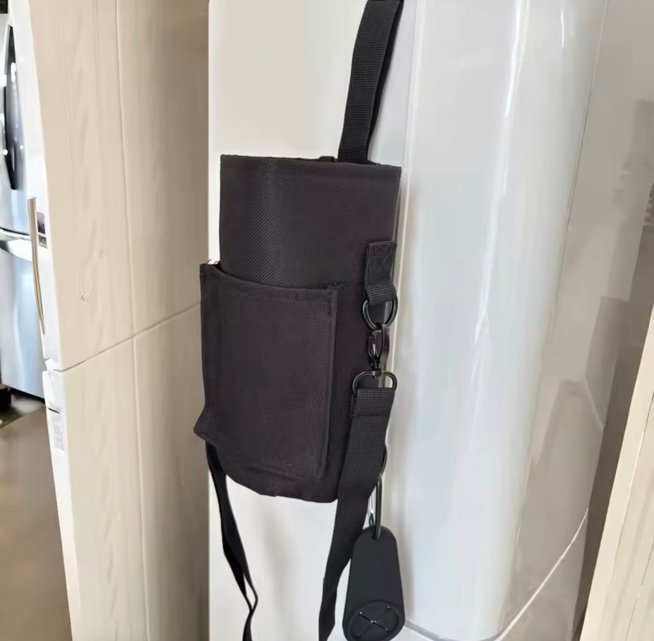 Customer photo review of Magnetic Gym Water Bottle Bag