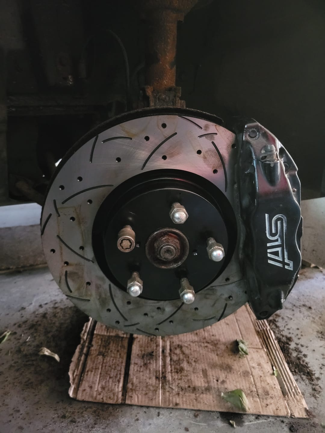 Customer photo review of [Avant + Arrière] Kit de disque (percé rainuré revêtu) et plaquette (céramique) de frein pour Subaru Impreza WRX STI KDT-100292