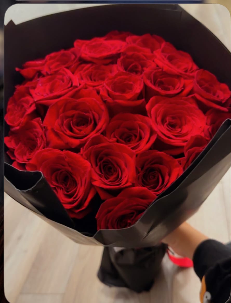 Customer photo review of Red Rose Bouquet