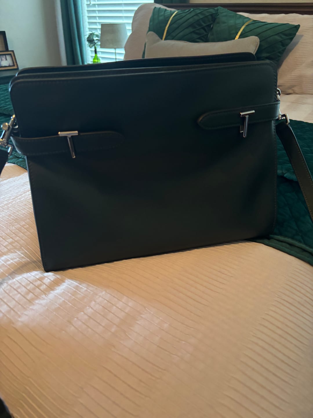 Customer photo review of Shoulder Bags Green