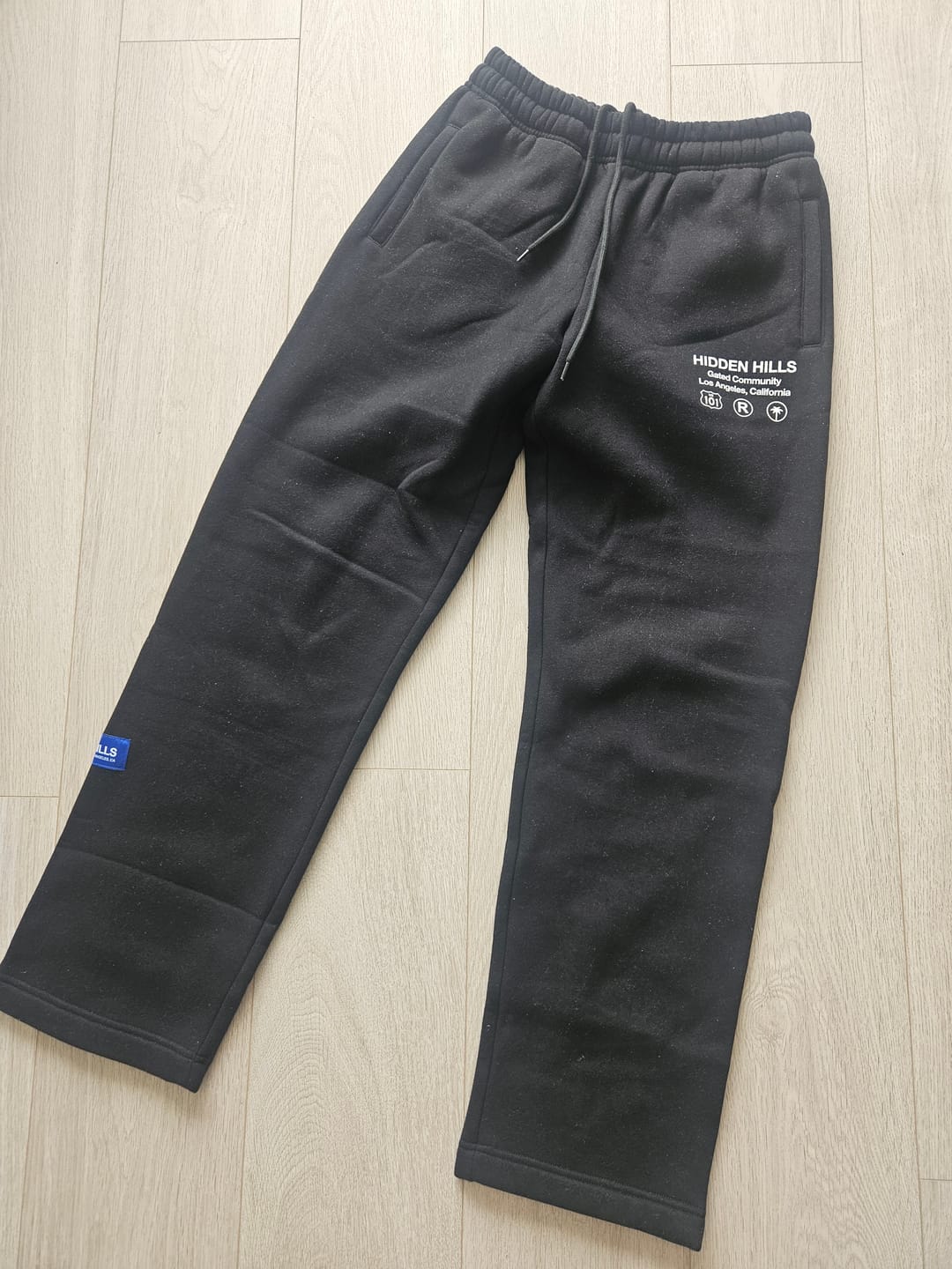 Customer photo review of LABEL STRAIGHT LEG SWEATPANTS BLACK