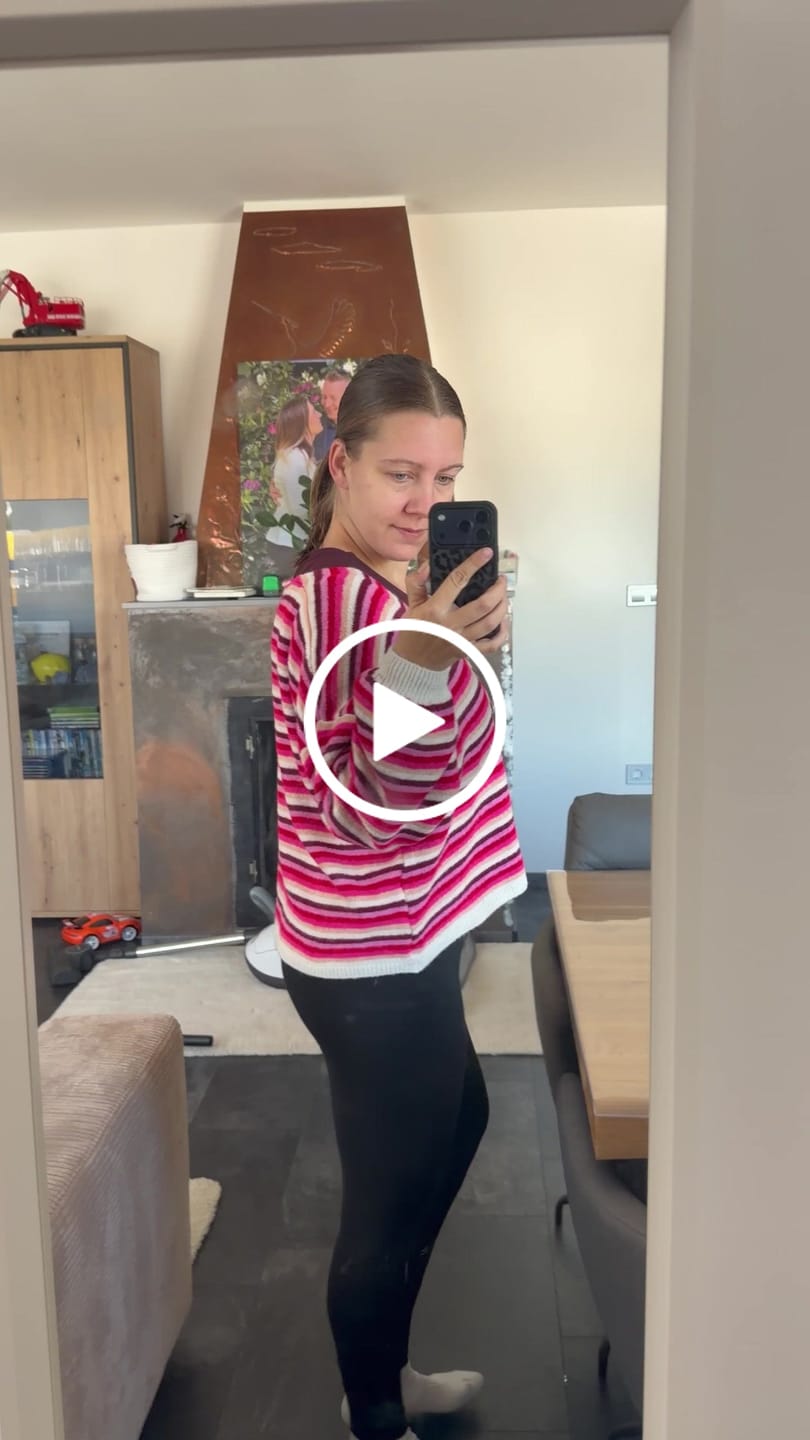 Customer video review of Kuschel Strickjacke mit Knopfleiste pink/rot/rosa/apricot/weiß