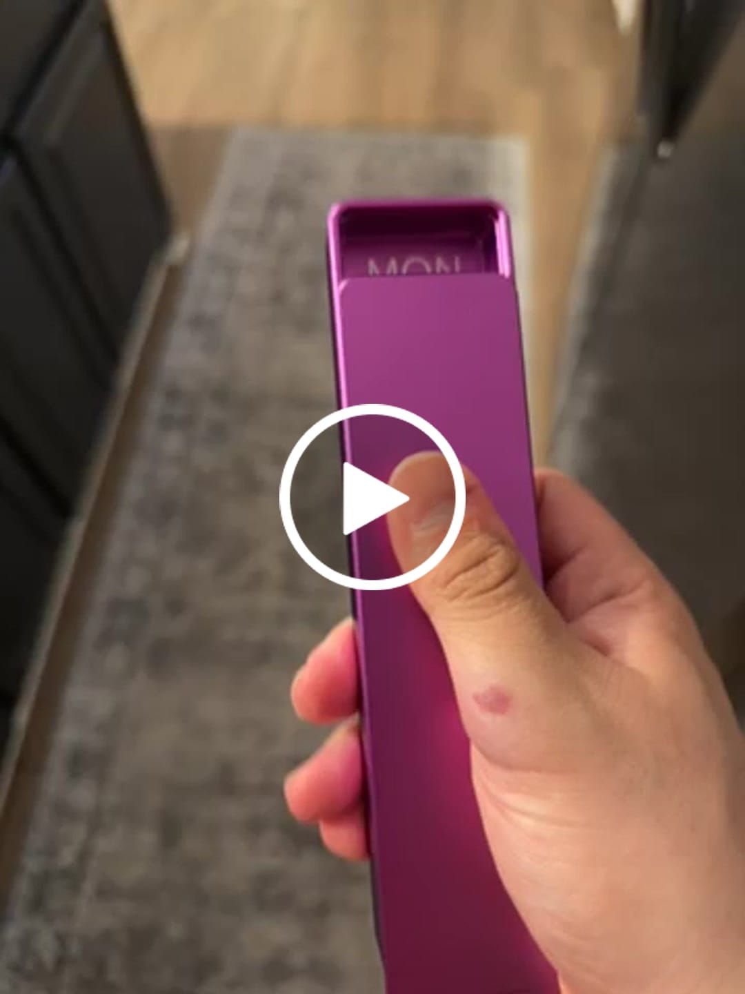 Customer video review of Weekly Case