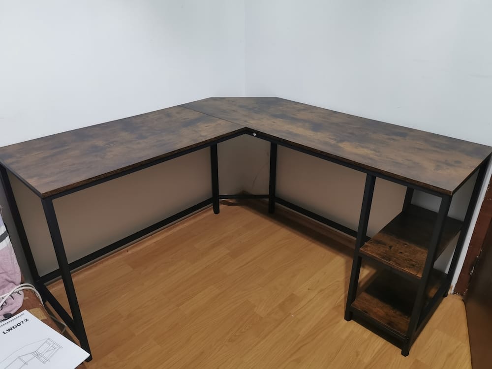 Customer photo review of VASAGLE Birou de colt in forma de L, cu 2 rafturi de depozitare, 138x138x75cm, industrial, gri si negru