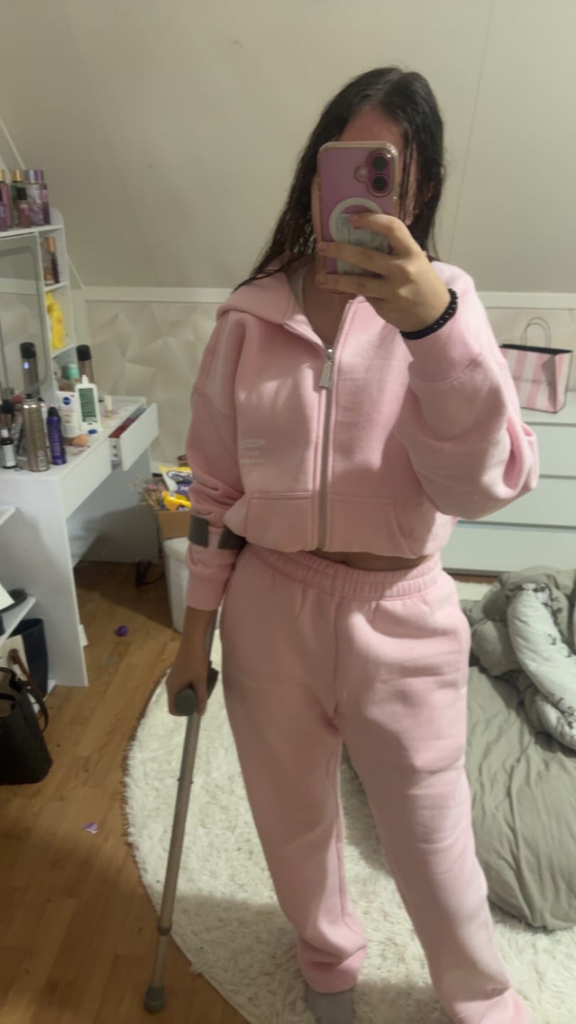 Avis client avec photo sur LABEL ZIP HOODIE LIGHT PINK