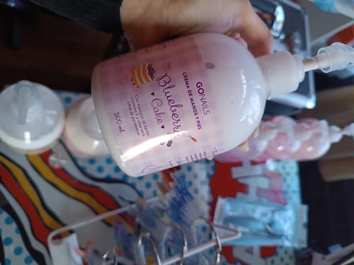 Customer photo review of Crema de Manos y Pies - Blueberry Cake 500 ml