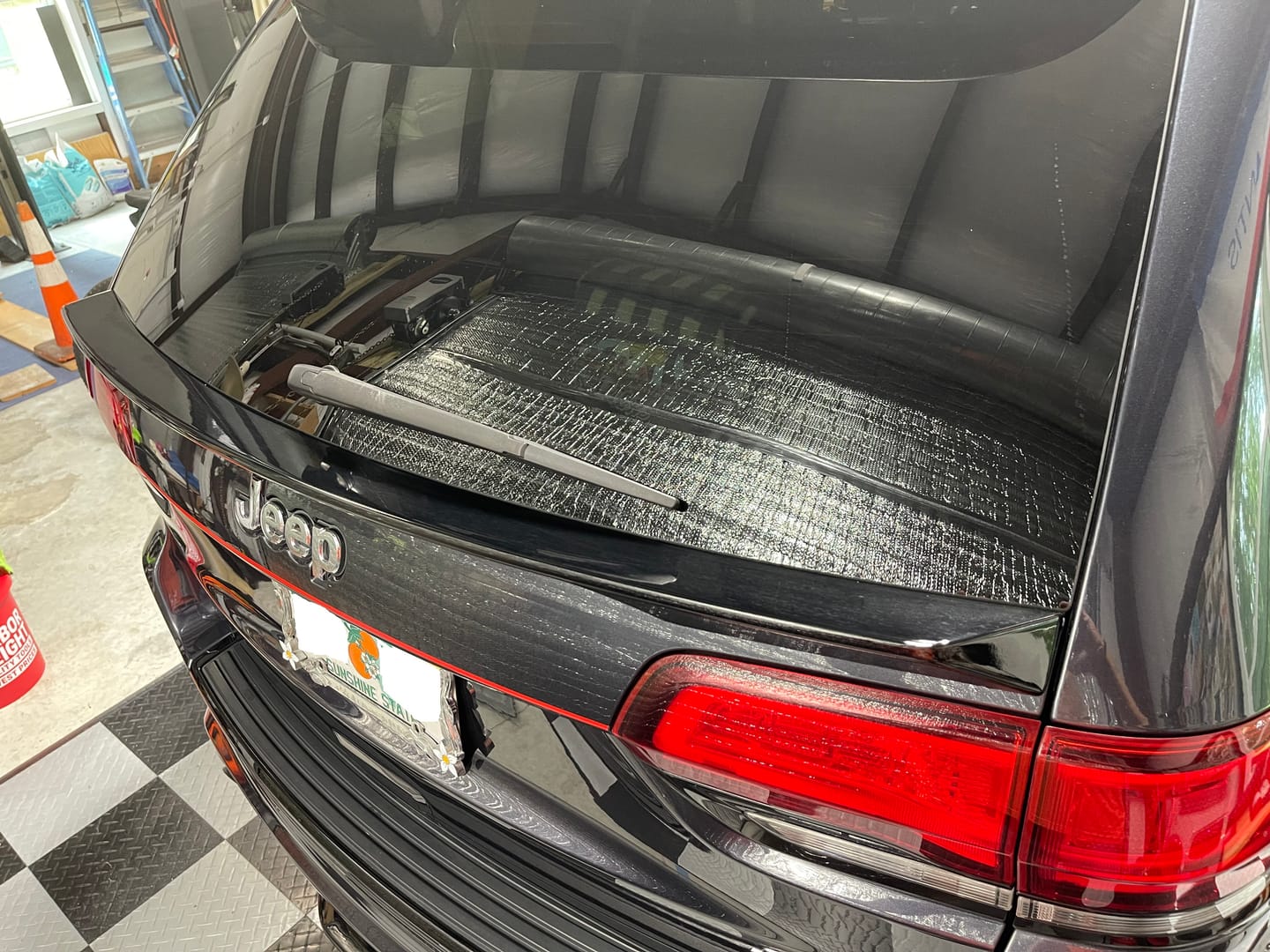 Customer photo review of Middle Spoiler - 2014-2020 Jeep Grand Cherokee Wk2