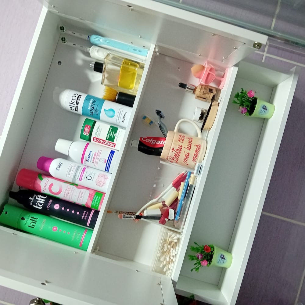 Customer photo review of VASAGLE Dulap de baie de perete cu oglinda, 2 usi, compartiment deschis, rafturi reglabile, 13x56x58cm, alb