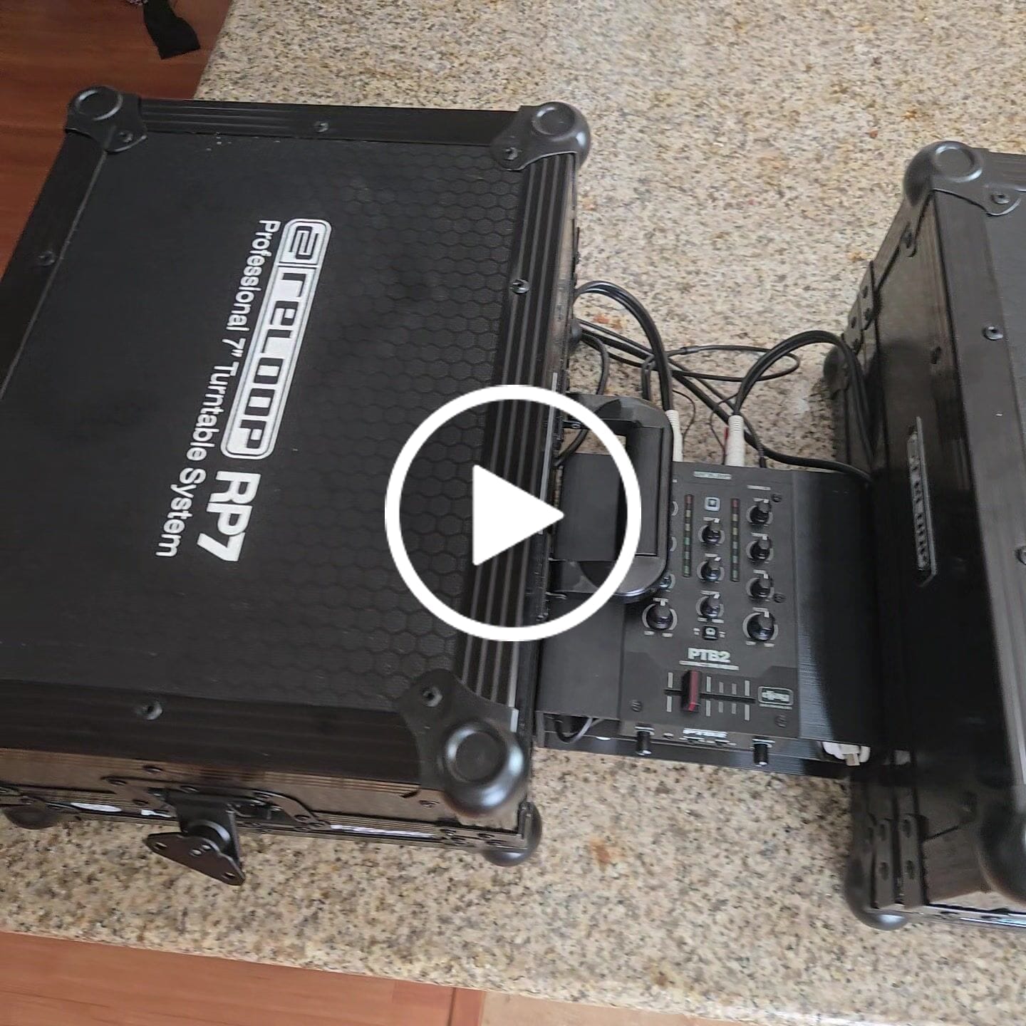 Customer video review of B-Stock: Reloop RP-7-CASE Turntable Case w/ Durable Protection