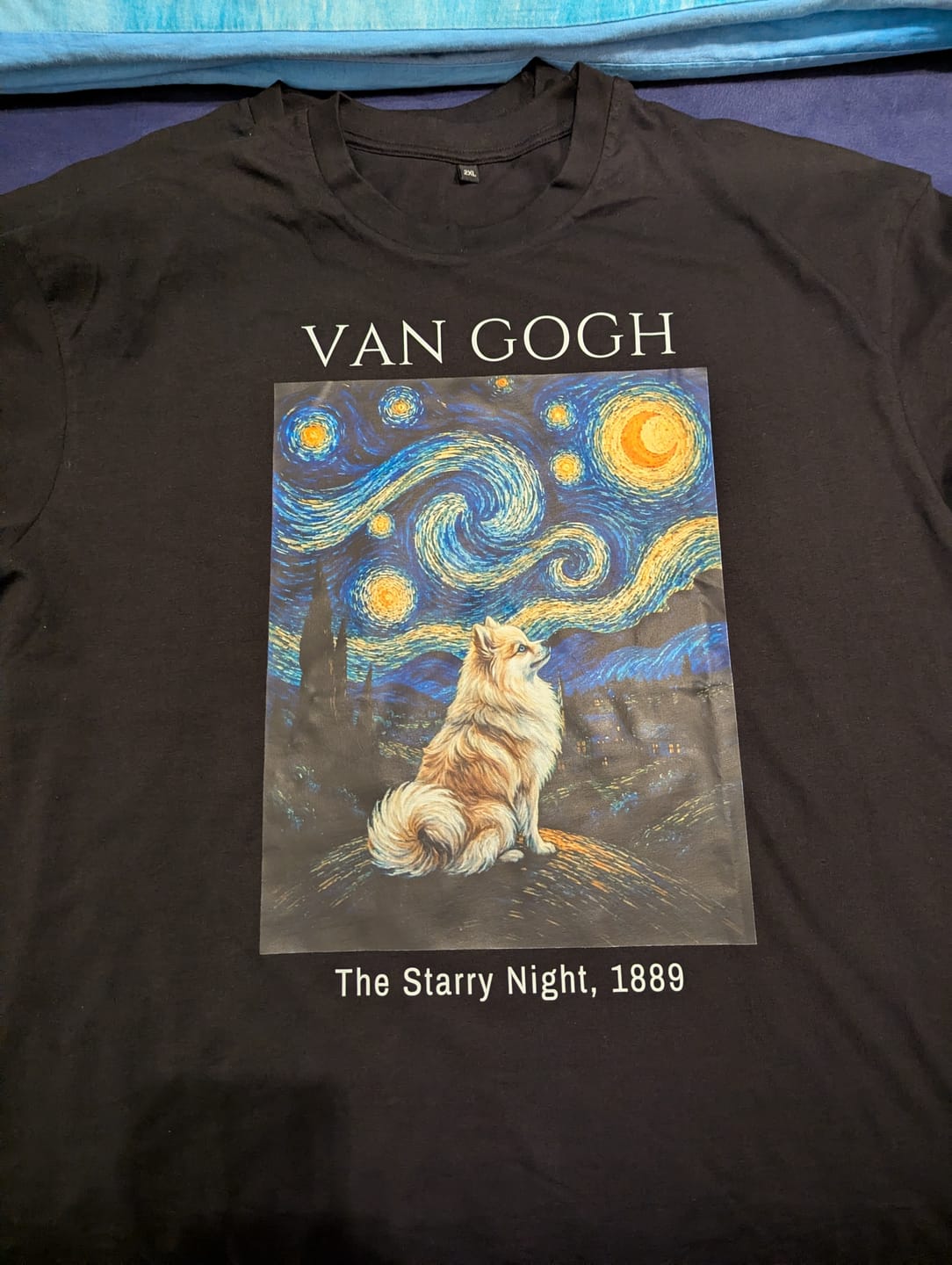 Customer photo review of Personalisiertes Van Gogh The Starry Night Premium T-Shirt mit Hund