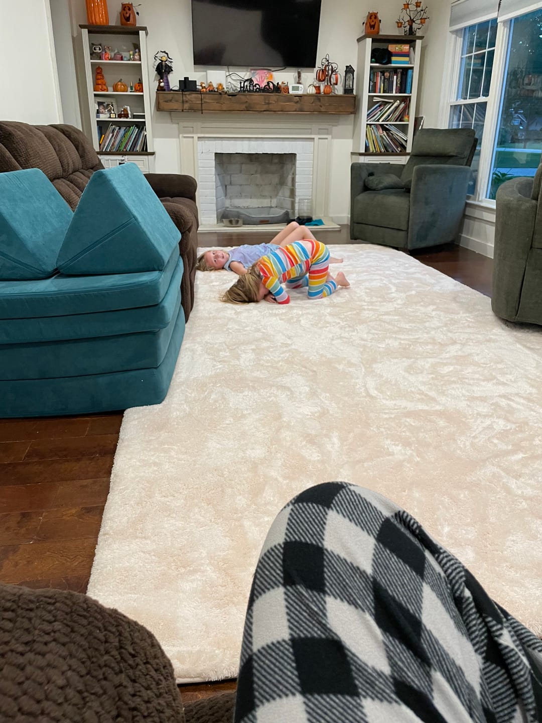 Customer photo review of Shaggy Relax Mat - 1.4" Thick Foam Base