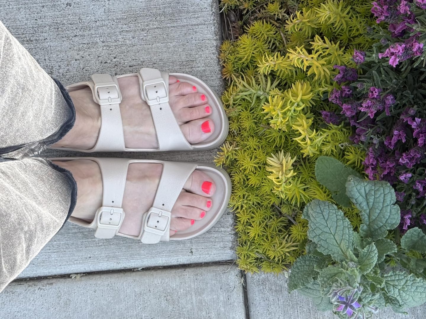 Customer photo review of Snuggi Arch Support Platfrom Sandals