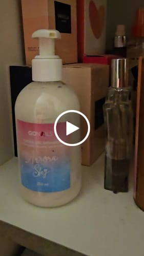 Customer photo review of Crema Gel Shimmer - Hidratante Corporal con Brillos Aurora Sky
