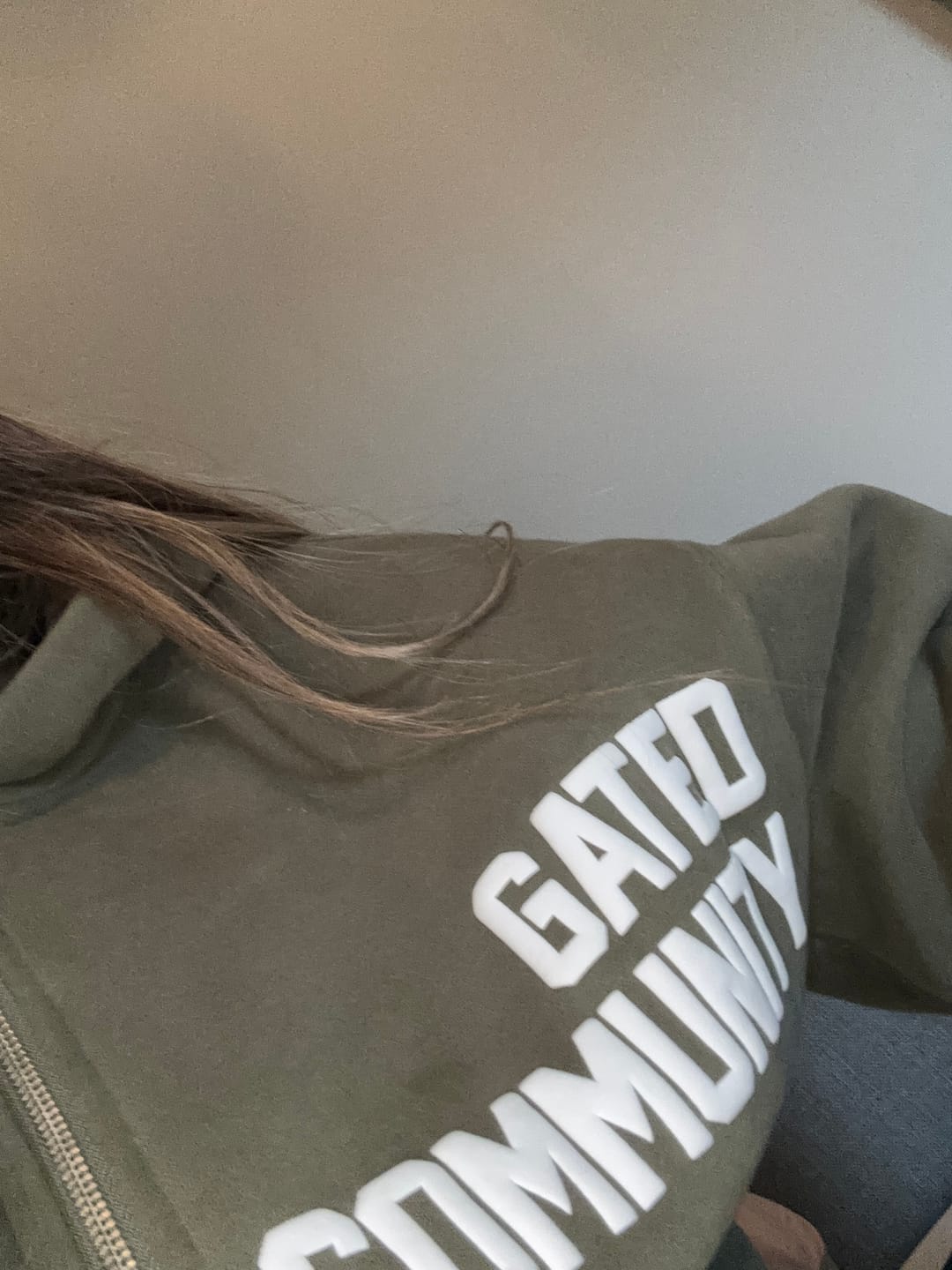 Customer photo review of LABEL LONGSLEEVE TOP SAGE
