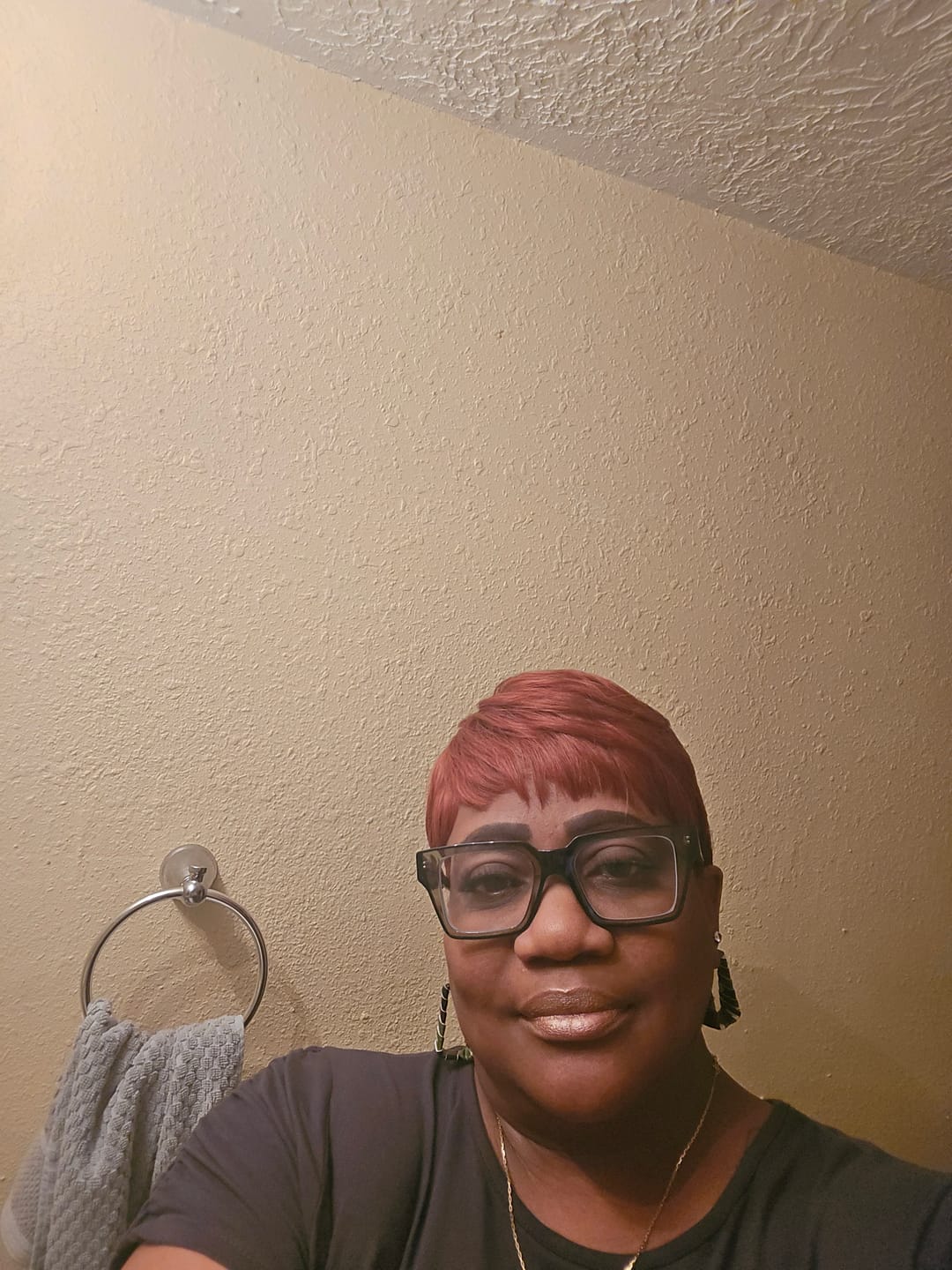 Customer photo review of Mayde Beauty Mocha 100% Human Hair Blended Wig - Java