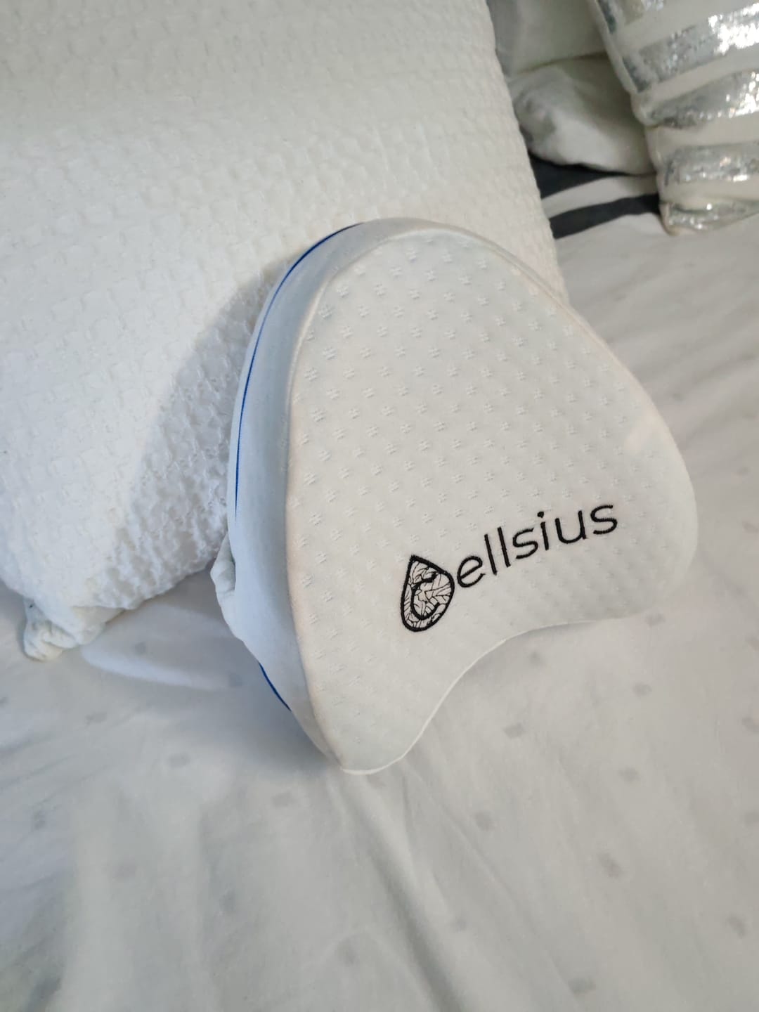 Customer photo review of Coussin Orthopédique Genoux Cellsius - Le secret d'un sommeil sans douleur