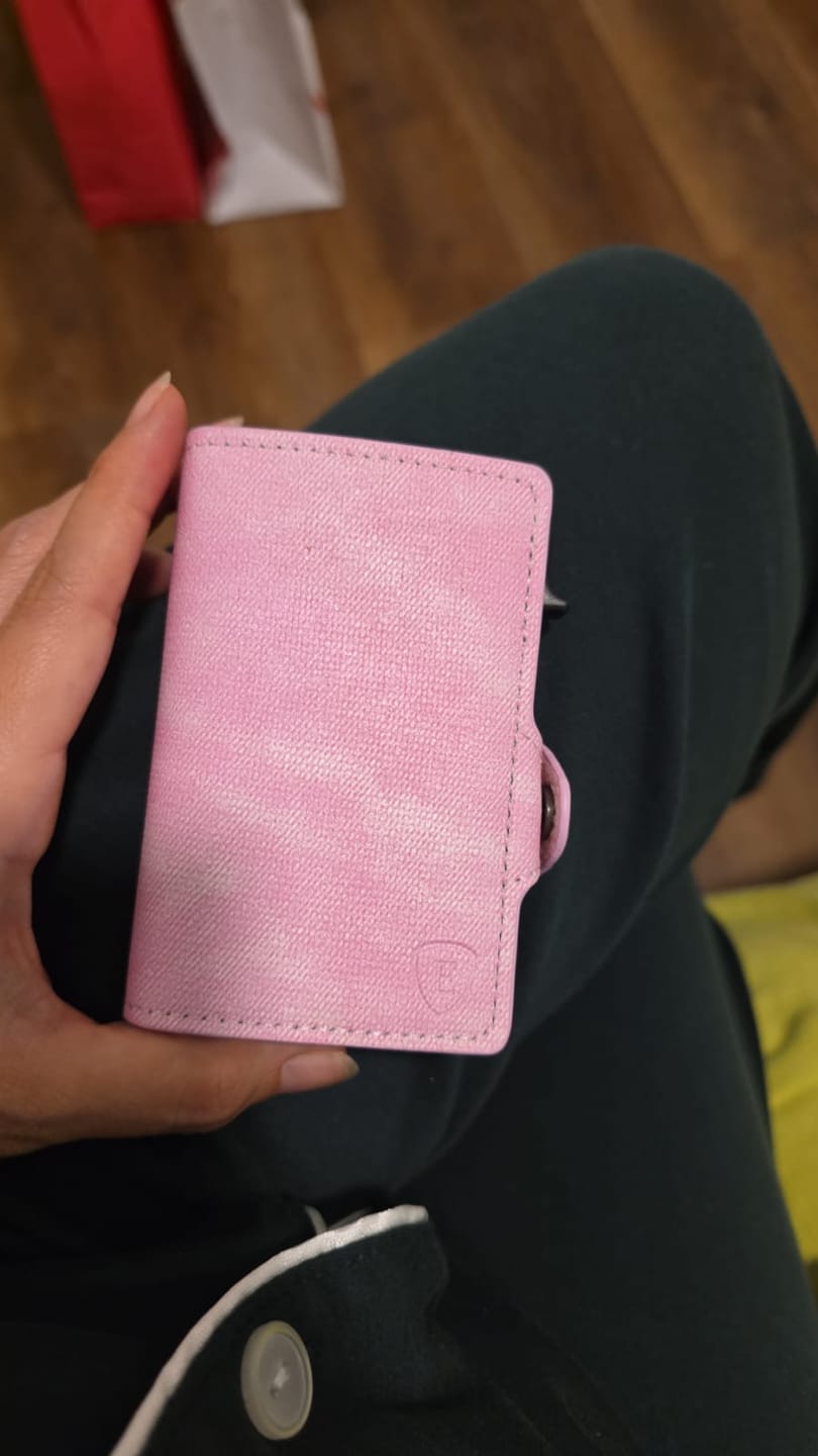 Customer photo review of E-FULL PINK