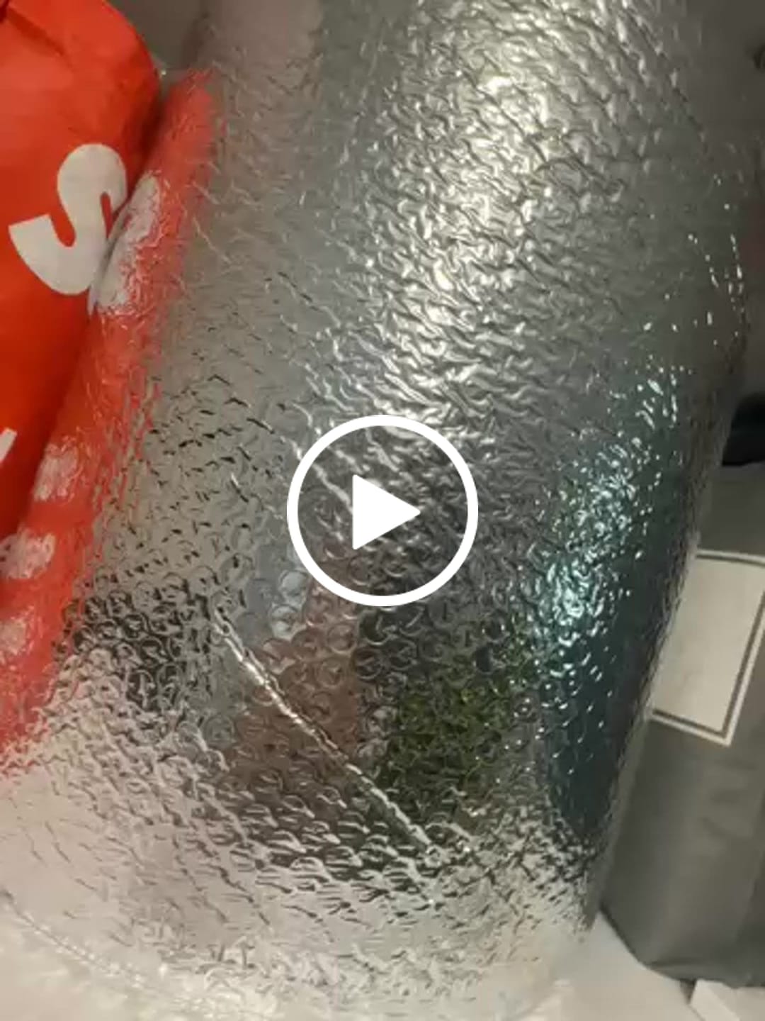 Customer video review of Metalised Foil 375mm x 50M Insulation Bubble Wrap 10mm