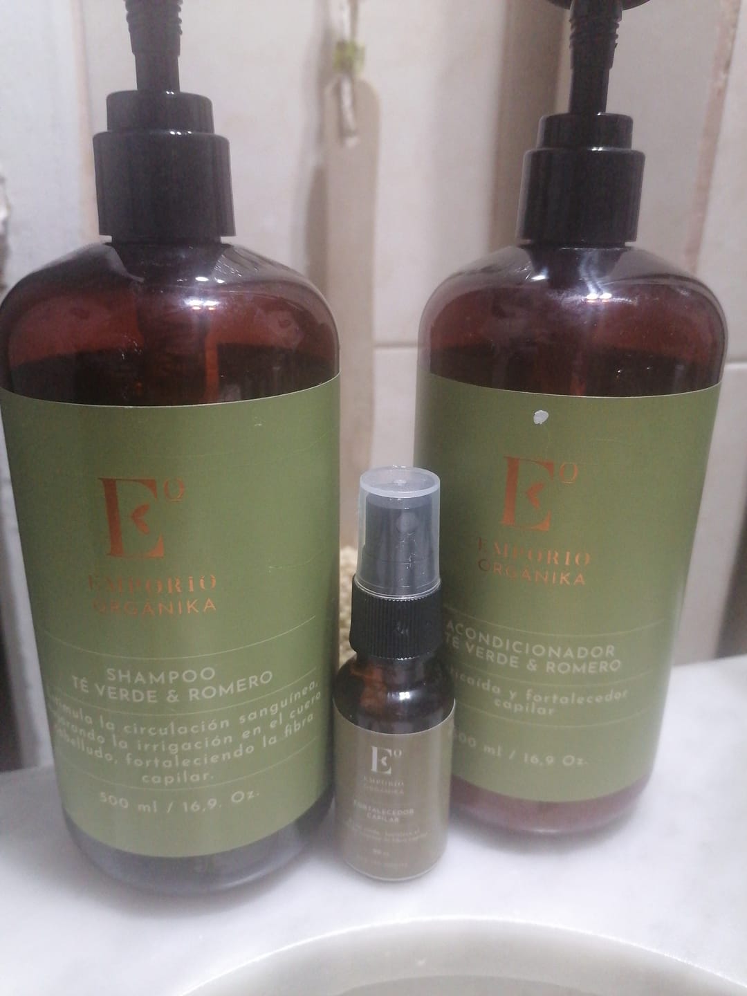 Customer photo review of Acondicionador Fortalecedor Natural Té Verde & Romero
