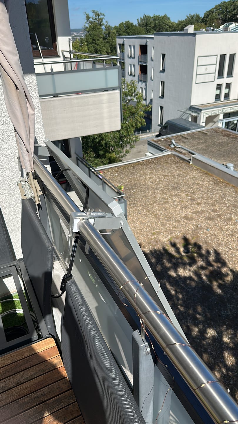 Customer photo review of Ray Lite Balkon Halterung Winkel einstellbar