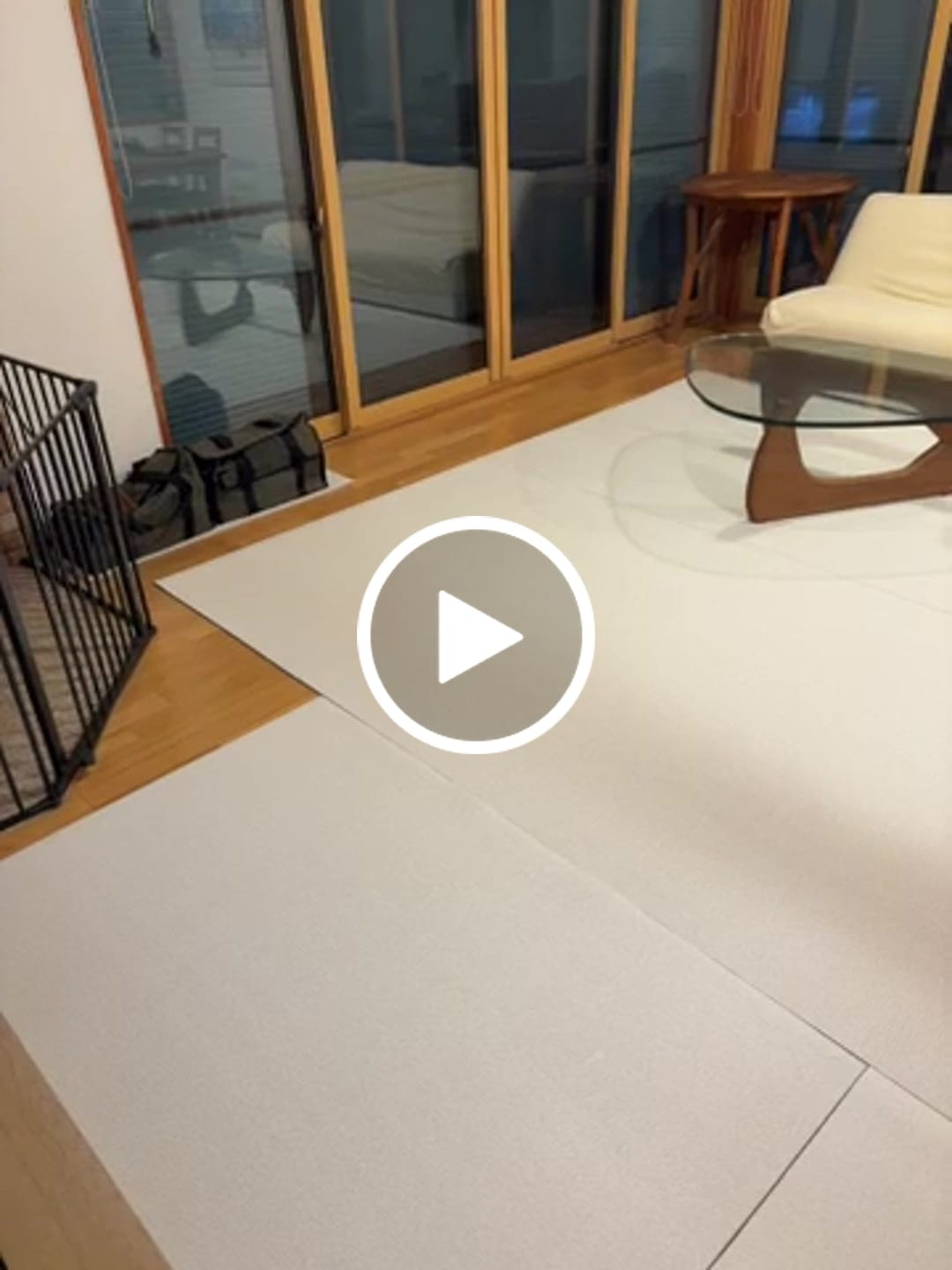 Customer video review of PARKLON ALL PVC ペットロールマット 厚み0.55cm