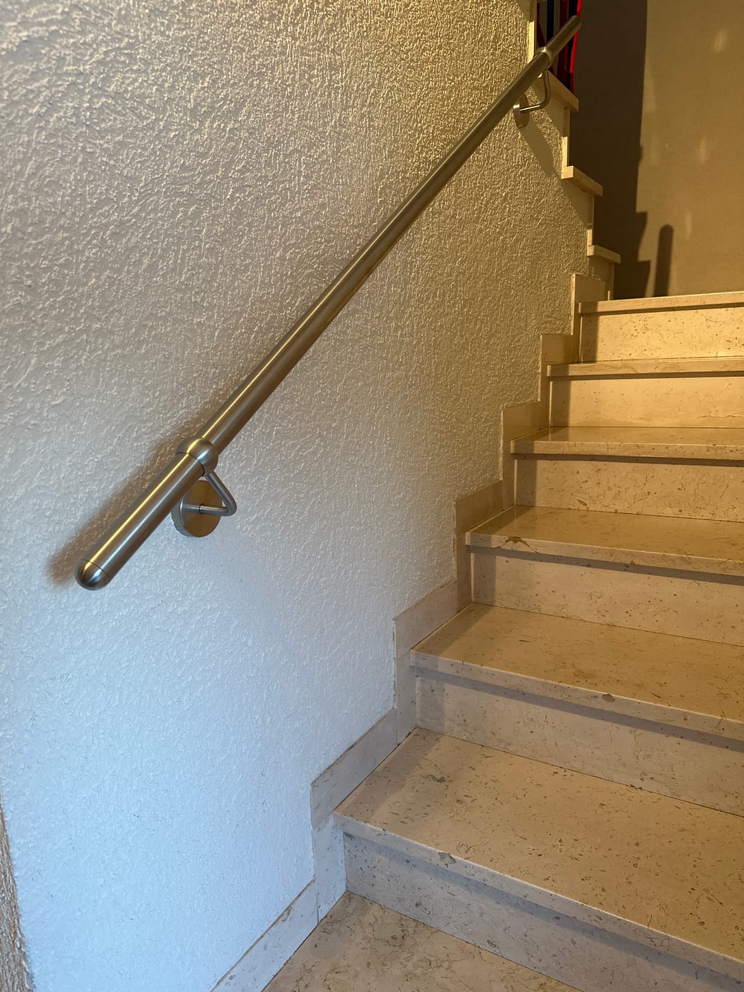 Customer photo review of Edelstahl Handlauf nach Maß mit Wandhalterung – Kugelringhalter