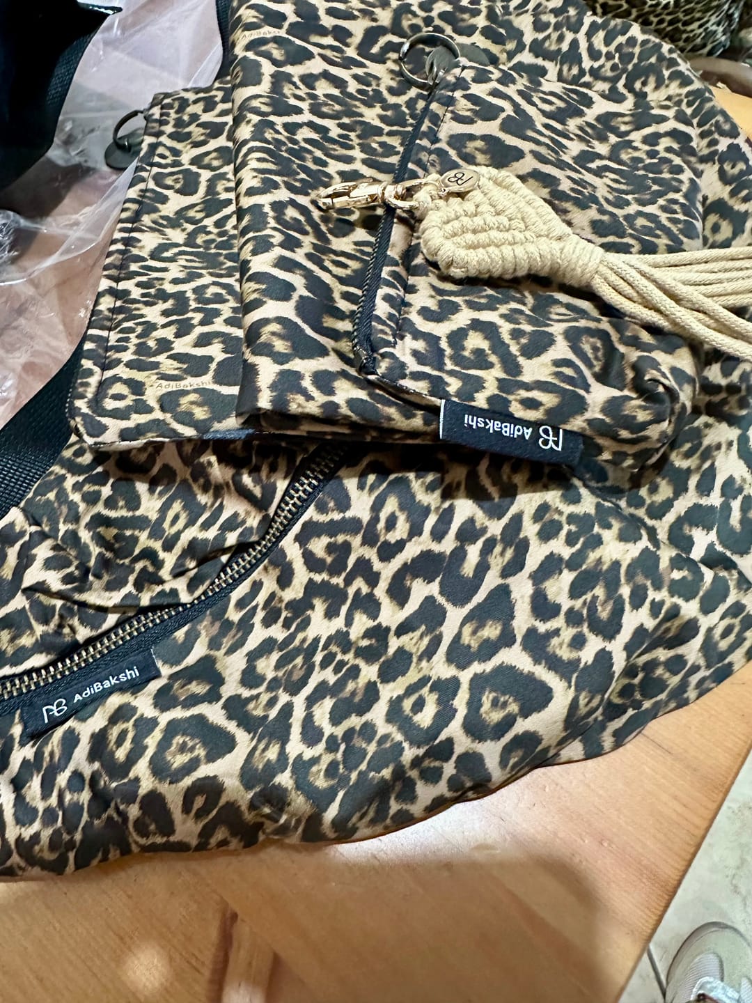 Customer photo review of פאוץ׳ גדול מנומר מיטל