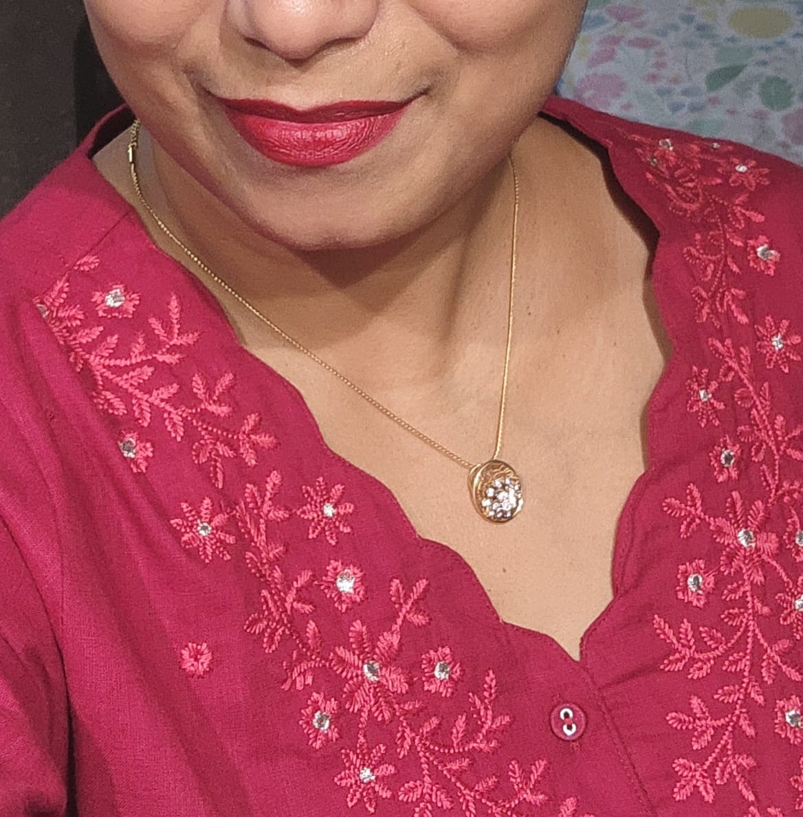 Customer photo review of Minimal Textured Golden Chain