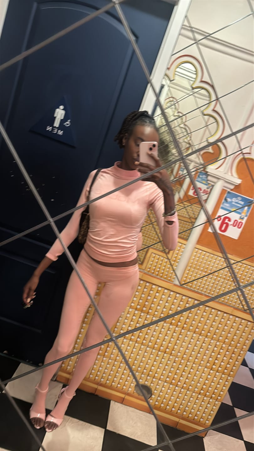 Customer photo review of Seamless LowRise Legging (Pink)