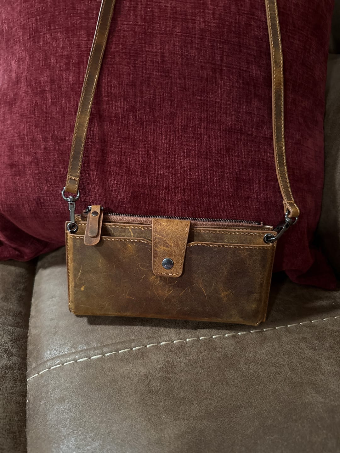Customer photo review of Leather Wallet with Phone Compartment, Modern Travel Accessory, Crossbody Phone Wallet, Leather Bag, Women's Purse