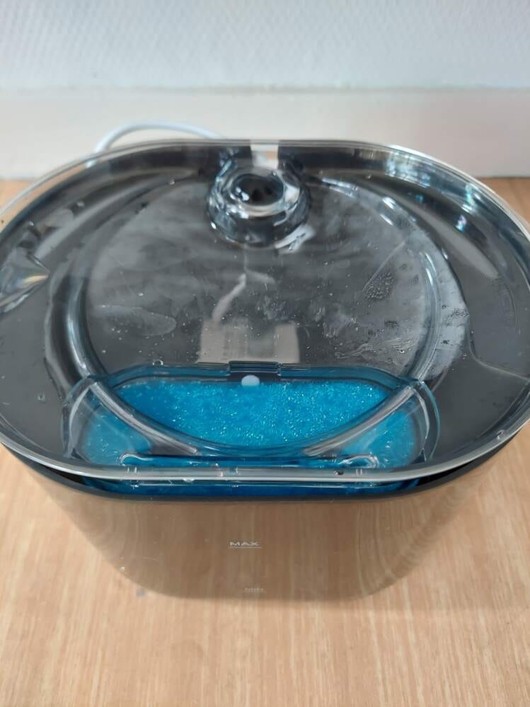 Customer photo review of Fontaine à Eau pour Chat 2,2L – Filtration Continue