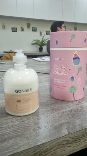 Customer photo review of Crema de Manos y Pies - Castaña 500 ml
