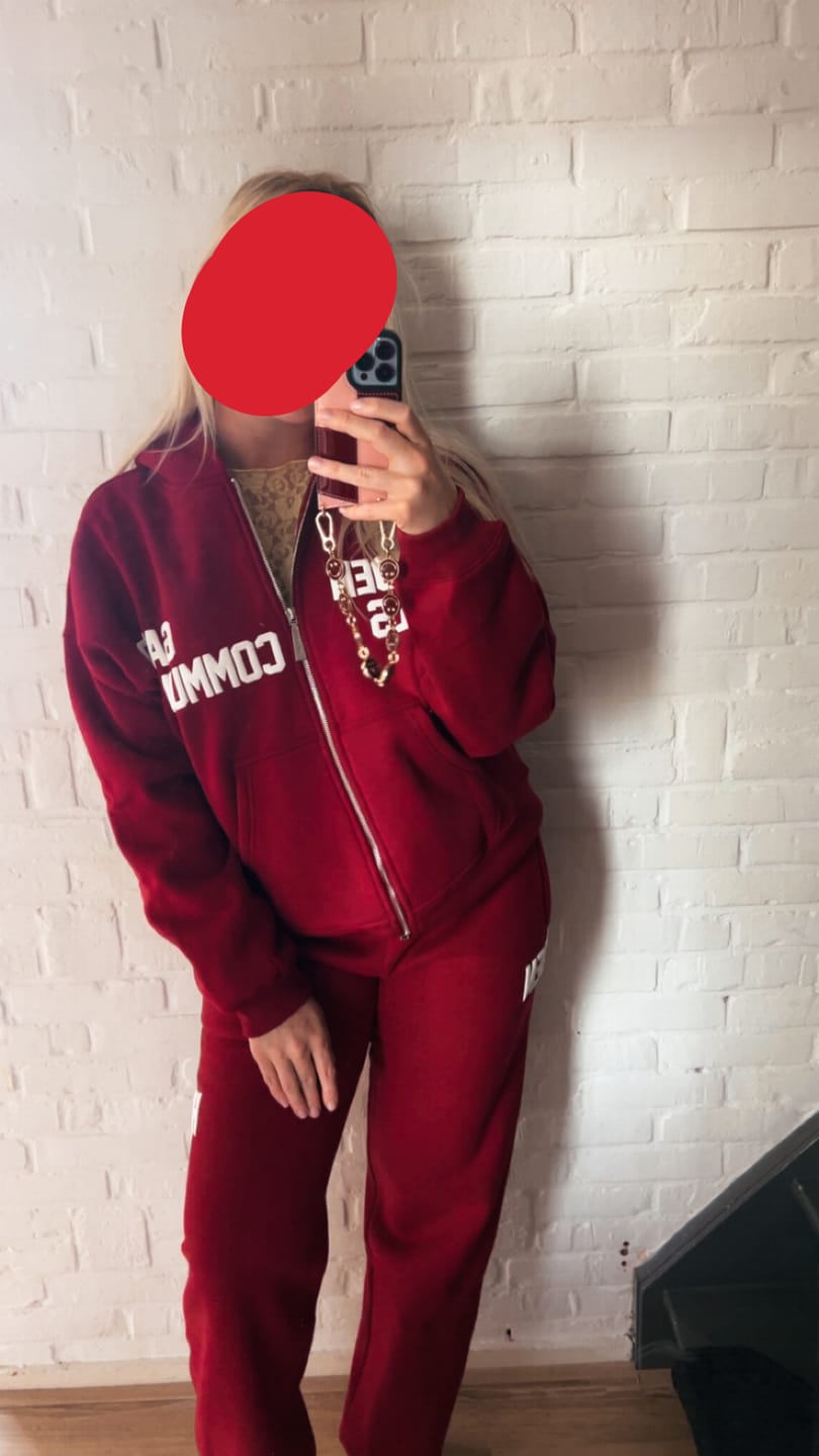 Customer photo review of GATED COMMUNITY ZIP HOODIE BURGUNDY
