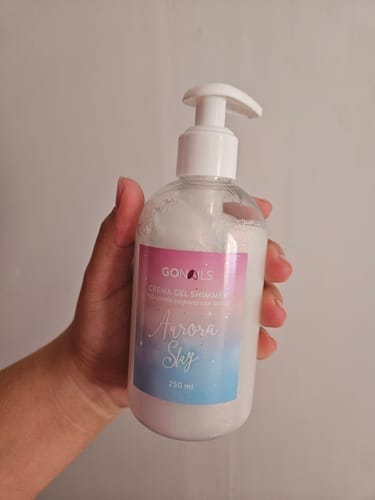 Customer photo review of Crema Gel Shimmer - Hidratante Corporal con Brillos Aurora Sky