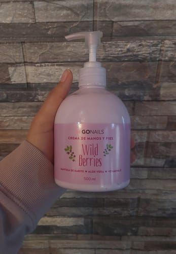 Customer photo review of Crema de Manos y Pies - Wild Berries 500 ml