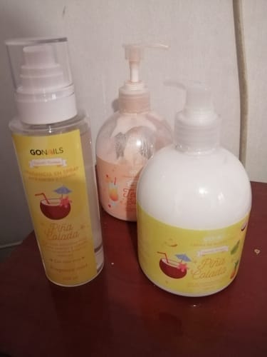 Customer photo review of Crema de Manos y Pies - Piña Colada 500 ml