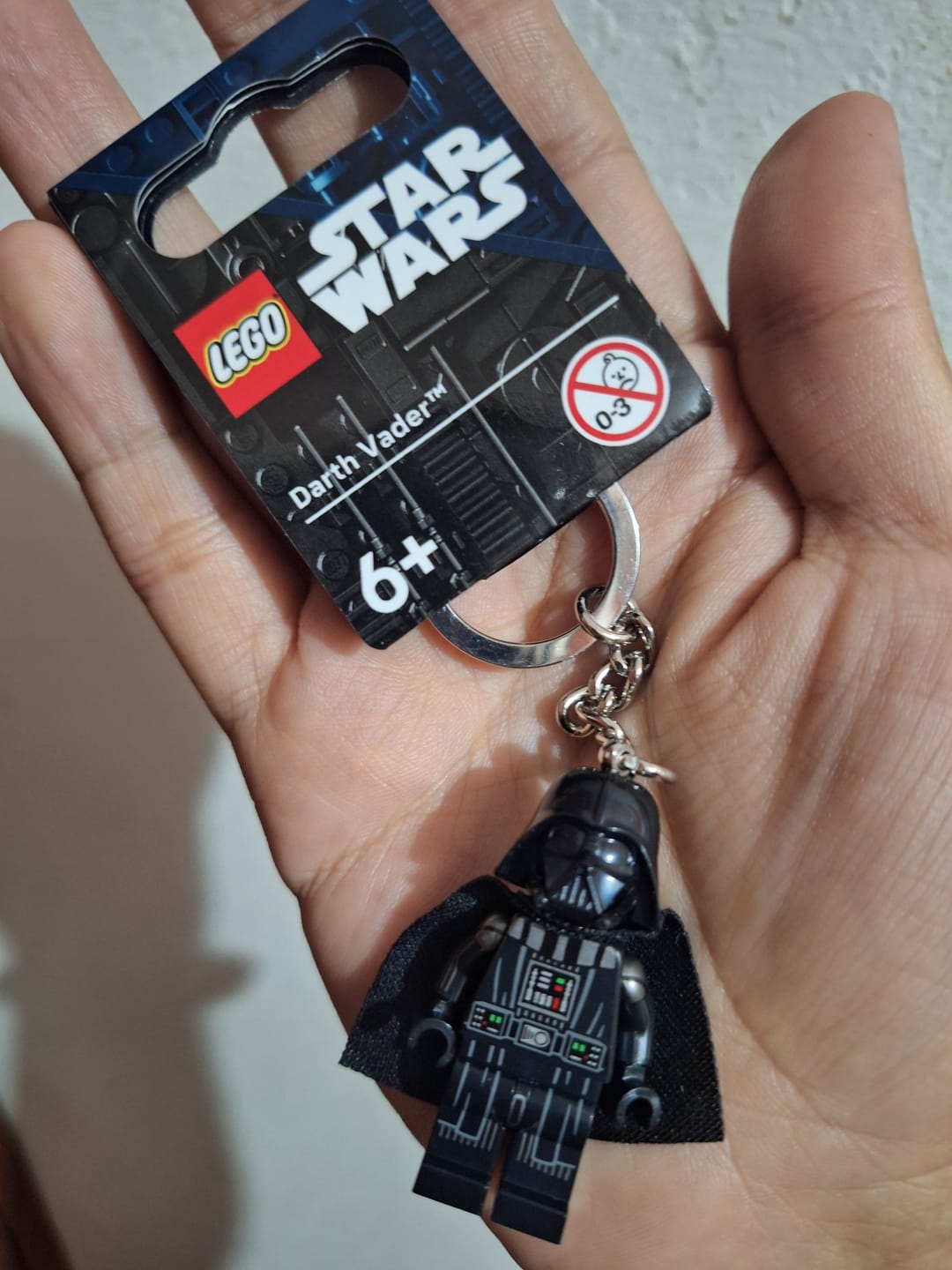 Customer photo review of Llavero de Darth Vader™