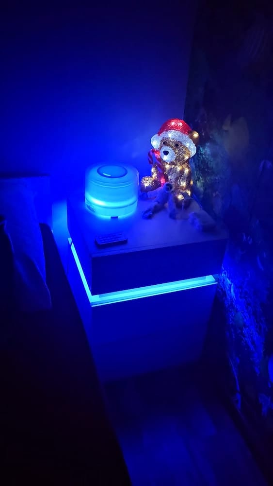 Customer photo review of VASAGLE Noptiera din MDF cu iluminare LED, culori si intensitate reglabile, 35x40x55cm, negru
