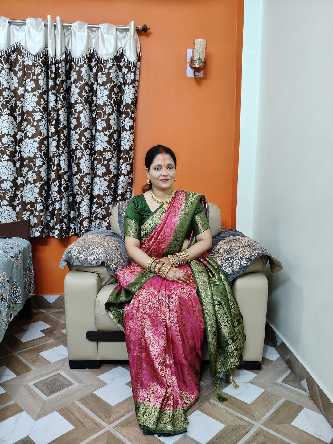 Customer photo review of Aurelia Royale Crepe Khaddi Silk Saree