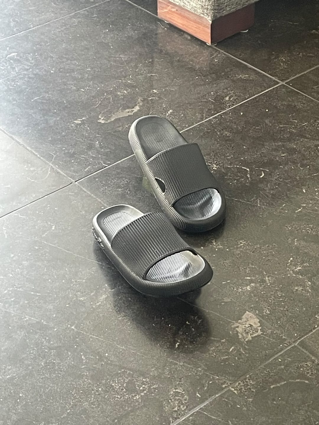 Customer photo review of HappyFlops Original