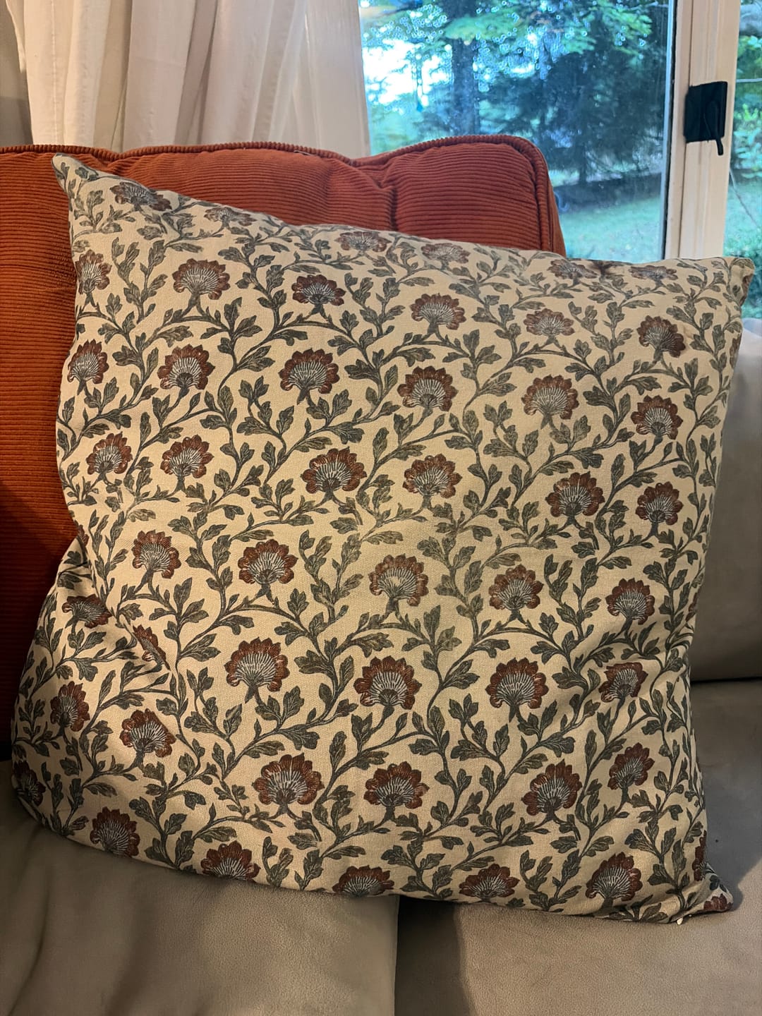 Customer photo review of Clem in Multicolor - 18" | 22"