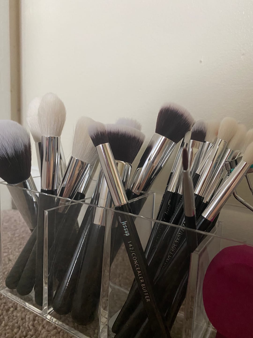 Customer photo review of Individual Complete 25Pcs Makeup Brush Set T175