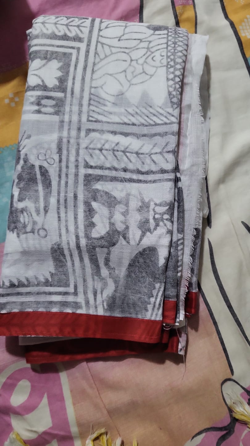 Customer photo review of White Appliqué Work Sahajpath Saree