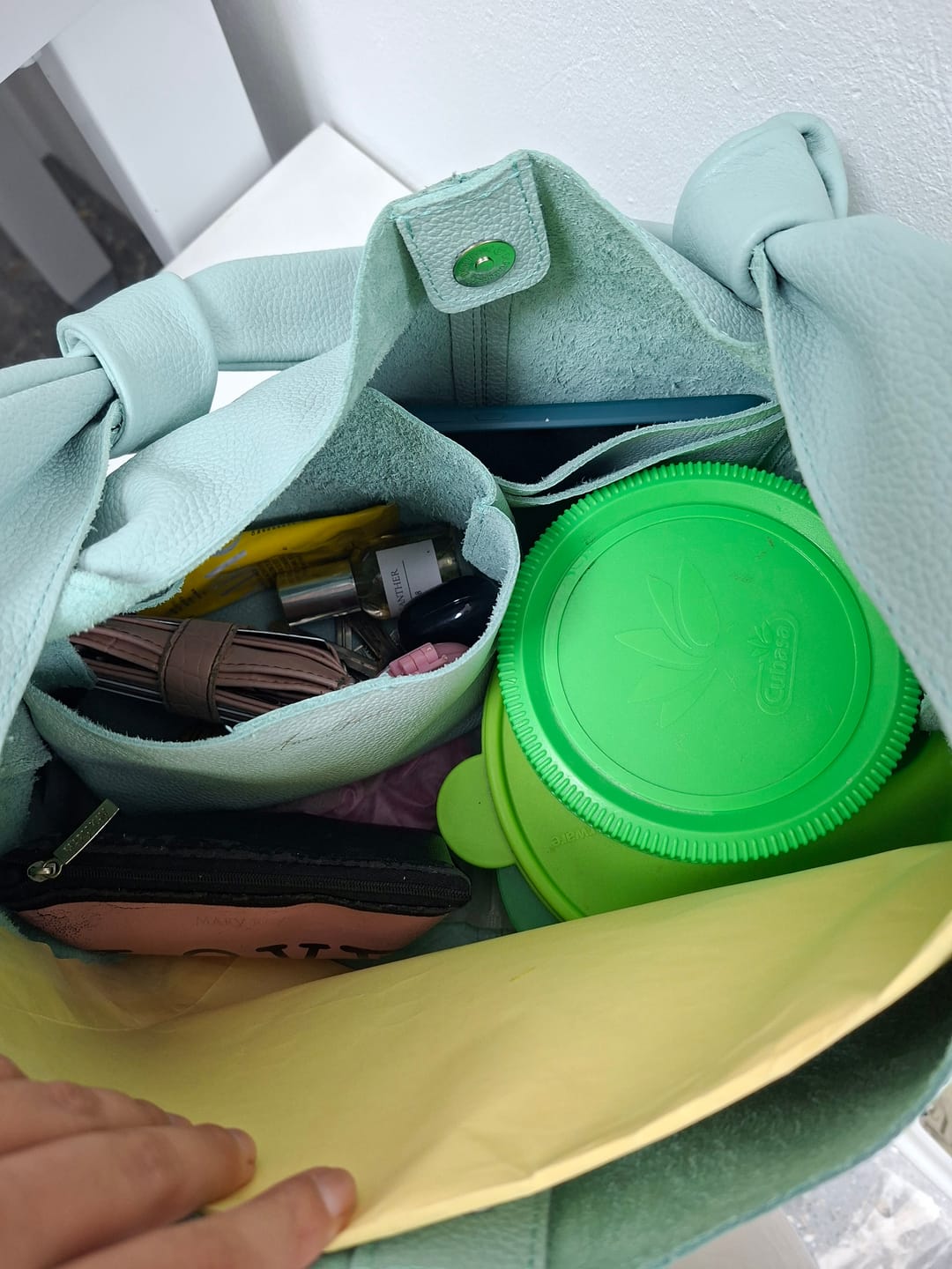 Customer photo review of Bolso Hobo Mod Inglaterra  *Verde Menta*