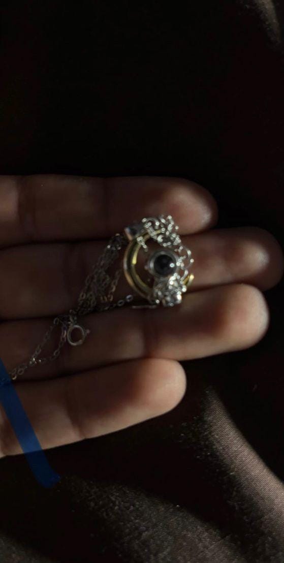 Customer photo review of Collar Recuerdo Eterno