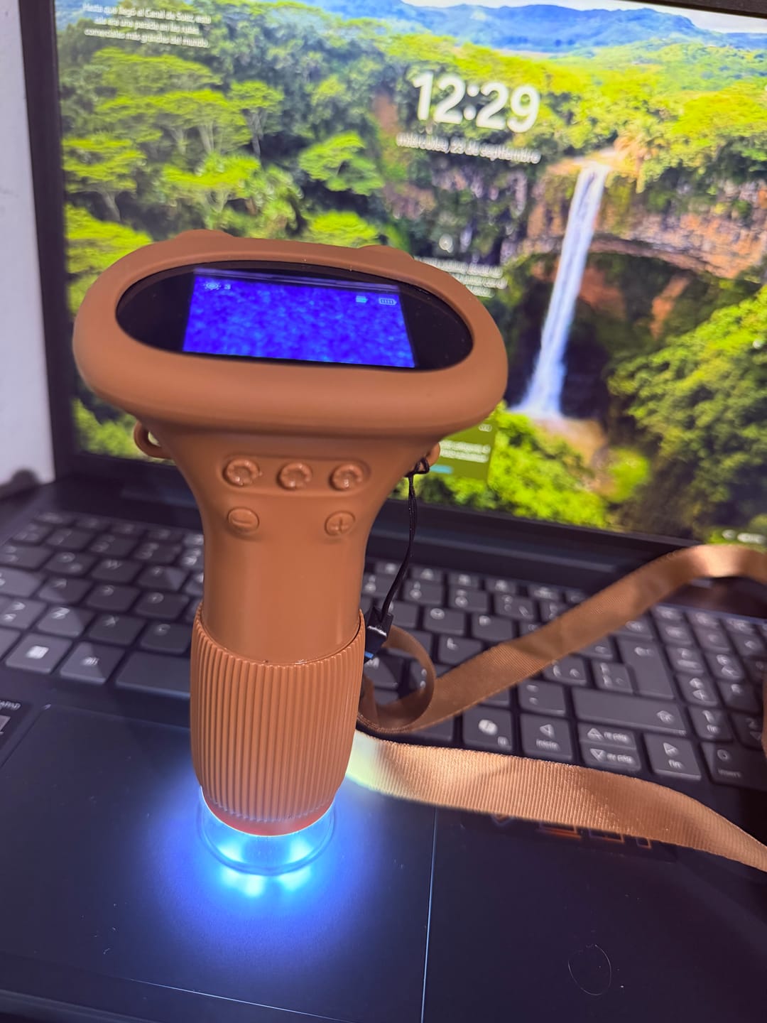 Customer photo review of Microscopio de bolsillo para niños aumento 1000X