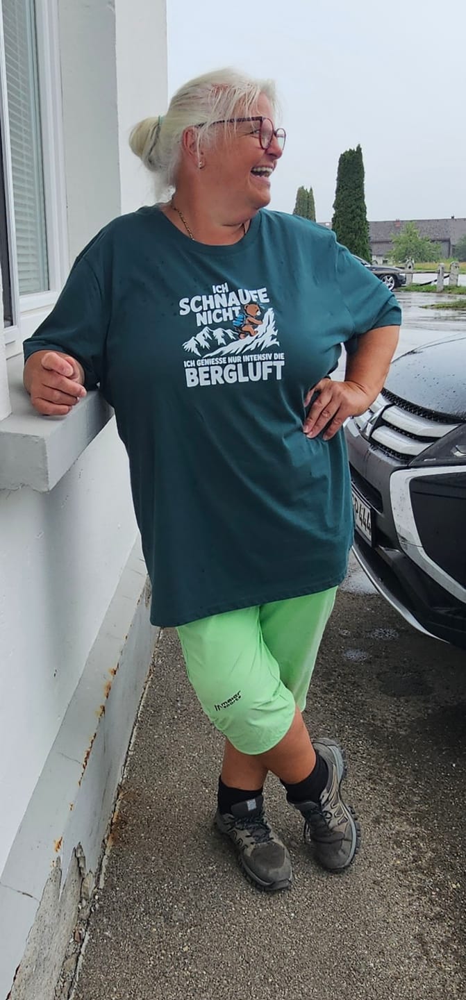 Customer photo review of Habe fertig gewandert T-Shirt Unisex