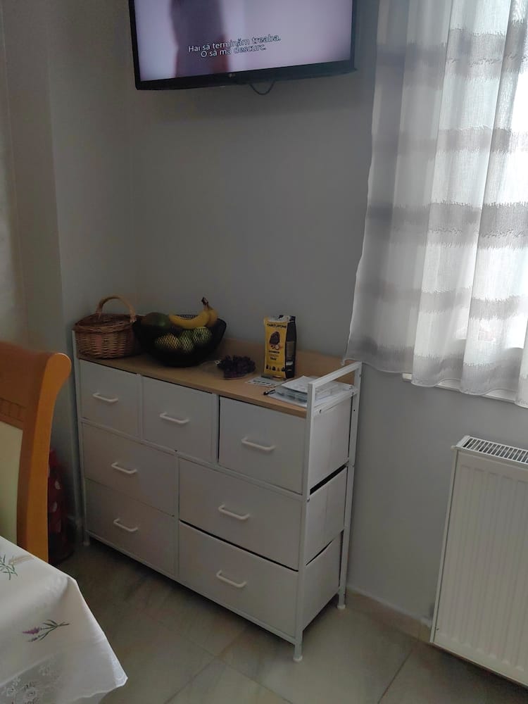 Customer photo review of SONGMICS Comoda cu cadru metalic si 7 sertare din stofa, 29x98x85 cm , gri si alb